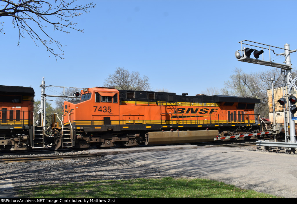 BNSF 7435